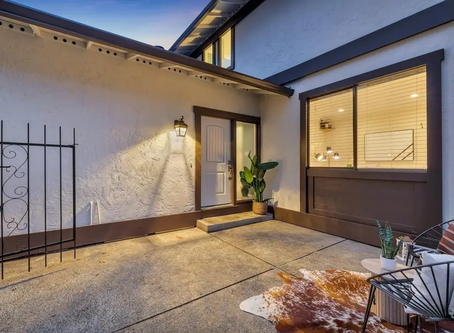 2426 Sharon Oaks Drive, Menlo Park, CA 94025 - Image #3