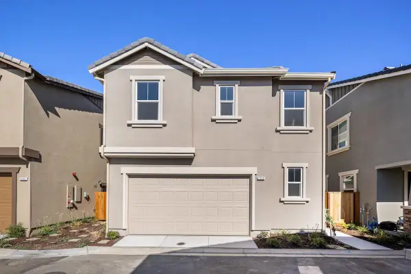 2250 Gladiola Drive, Hollister, CA 95023