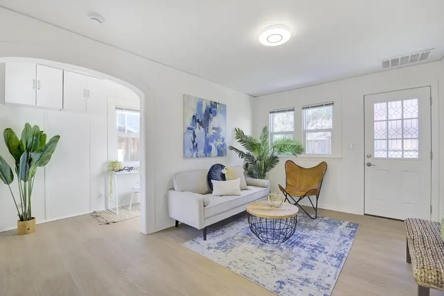 216 Mountain View Avenue, Mountain View, CA 94041 - Image #2