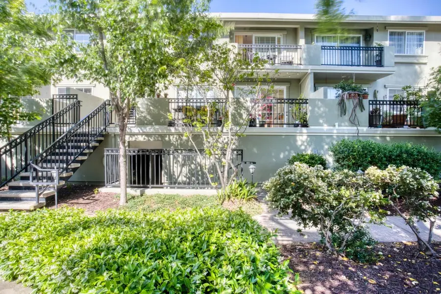 20 Willow Road #26, Menlo Park, CA 94025 - Image #2