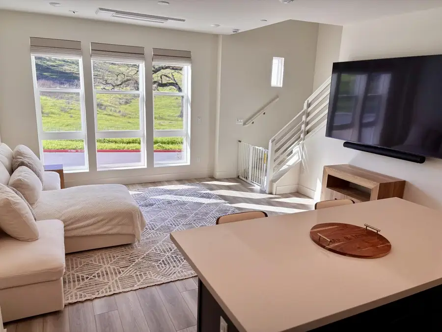 210 Verandah Avenue, Novato, CA 94945 - Image #3