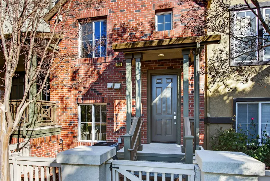 2272 Towne Circle, Mountain View, CA 94040 - #2