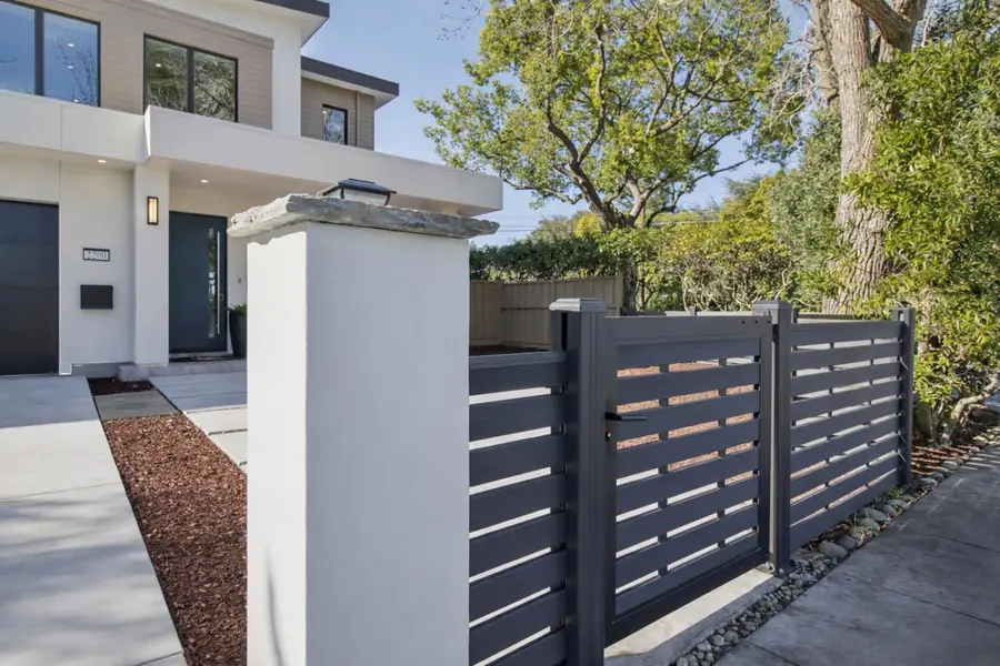 2200 Saint Francis Drive, Palo Alto, CA 94303 - Image #3