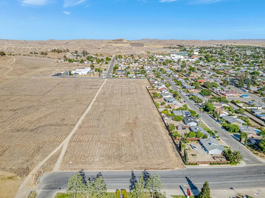 101 Amador Street, Avenal, CA 93204 - #2