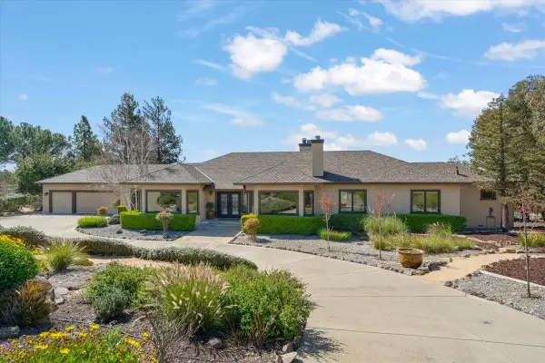 9539 Via Del Cielo, Gilroy, CA 95020