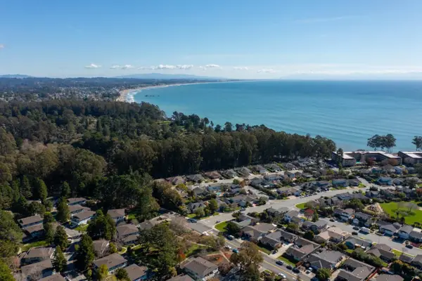 1009 Sir Francis Avenue, Capitola, CA 95010