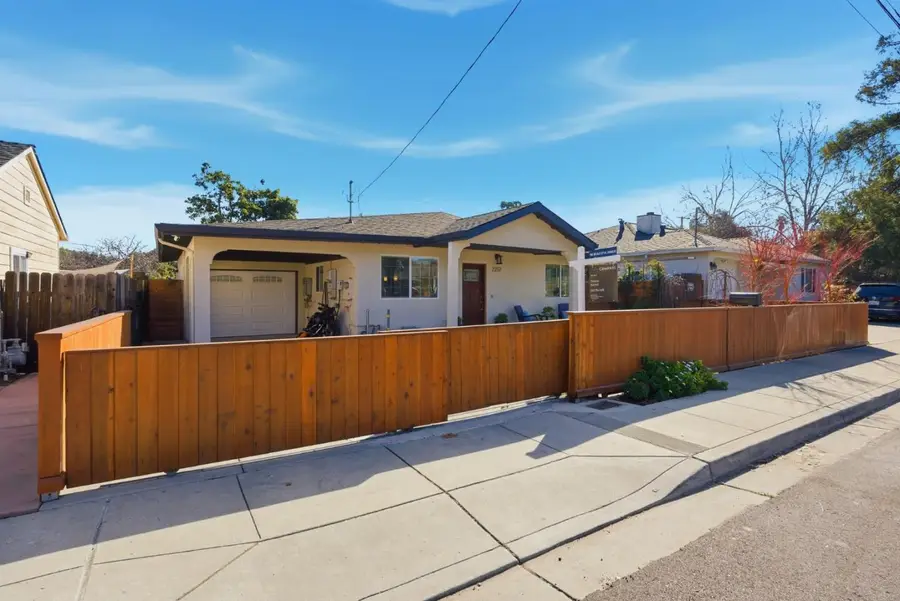 2212 Dumbarton Avenue, East Palo Alto, CA 94303 - #2