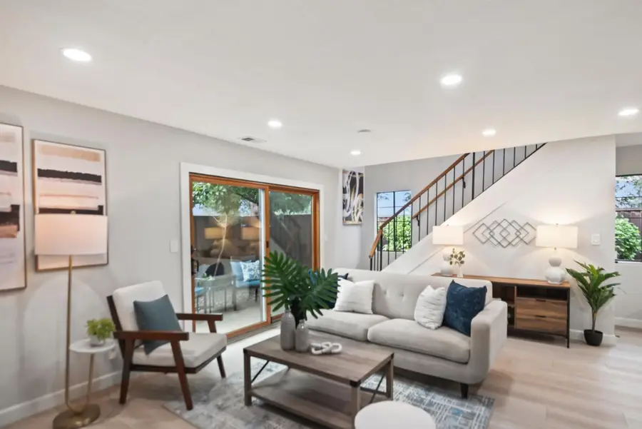 1203 Hollenbeck Avenue, Sunnyvale, CA 94087 - Image #3