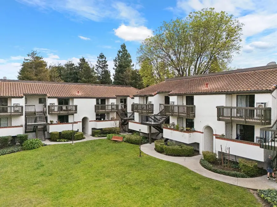 712 San Conrado Terrace #4, Sunnyvale, CA 94085 - Image #3