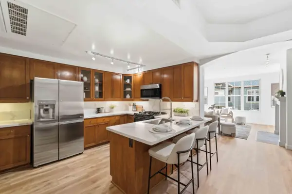 30 E Julian Street #208, San Jose, CA 95112