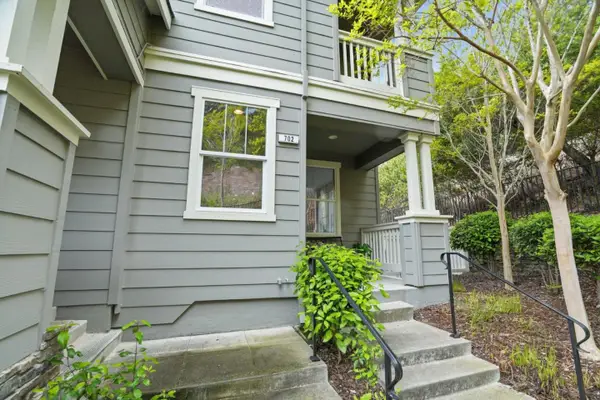 700 Live Oak Way #702, Belmont, CA 94002