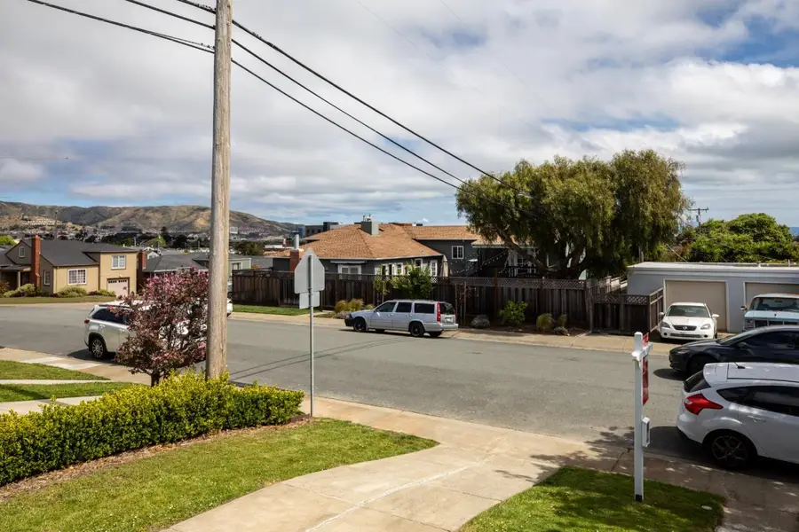 611 Elm Avenue, San Bruno, CA 94066 - #2