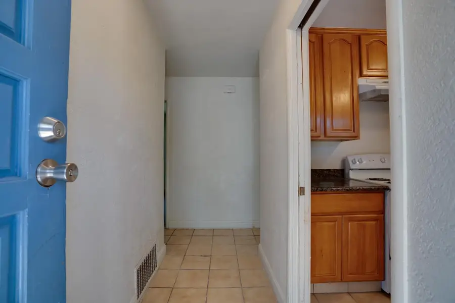 127 W Loretta Avenue, Stockton, CA 95207 - #3