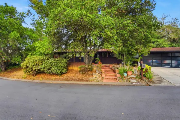 18600 Montpere Way, Saratoga, CA 95070