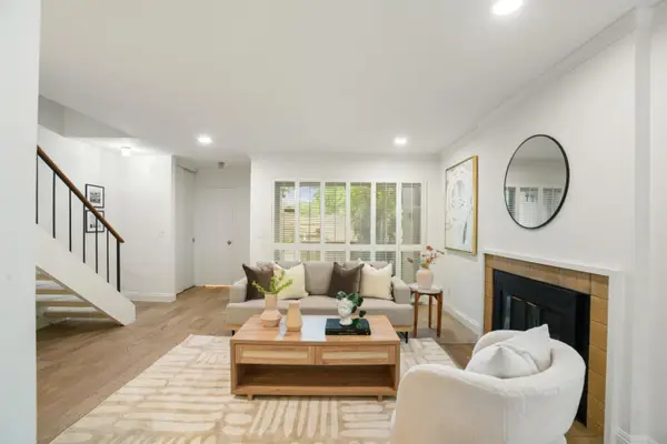 125 Connemara Way #164, Sunnyvale, CA 94087