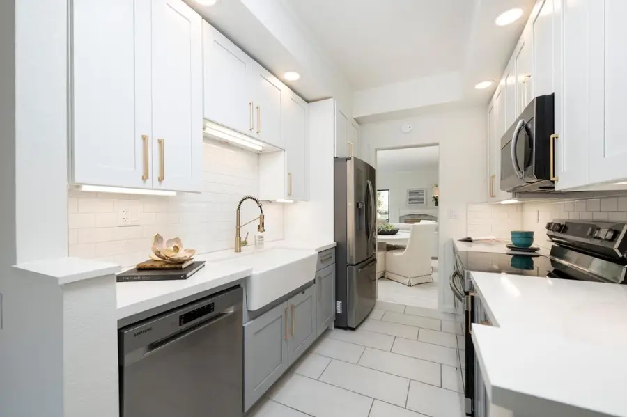 1135 Shoreline Drive, San Mateo, CA 94404 - #3