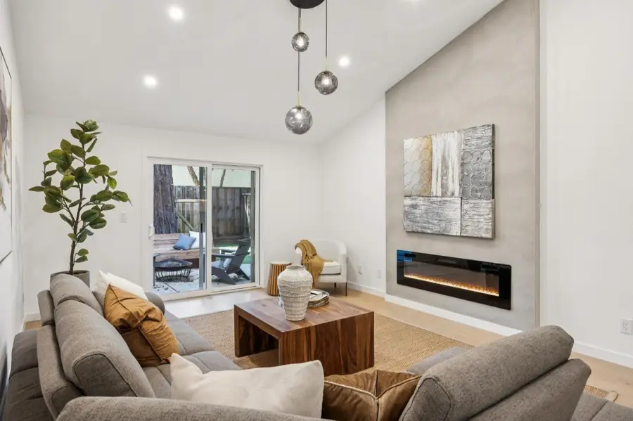 142 Mission Drive, East Palo Alto, CA 94303 - #2