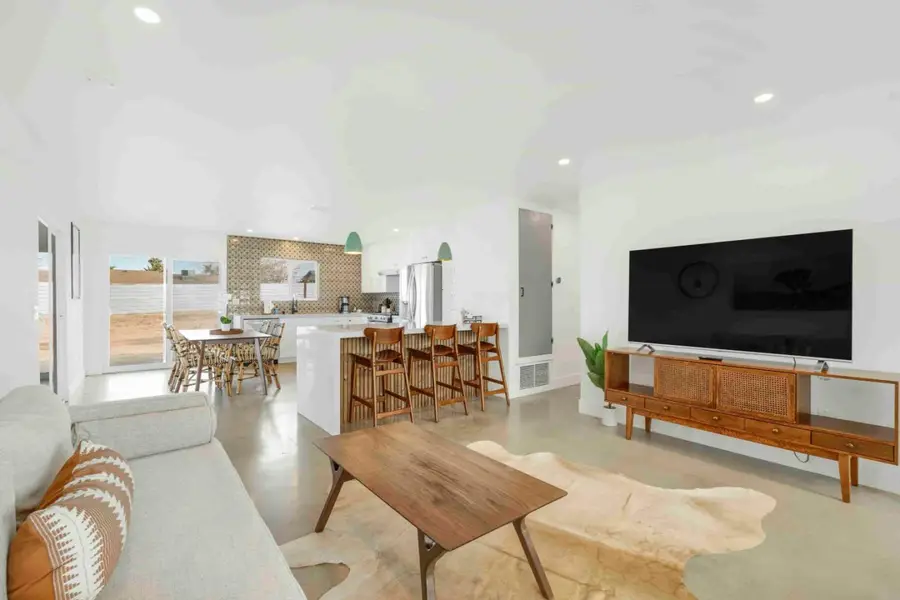 7137 Hanford Avenue, Yucca Valley, CA 92284 - #2