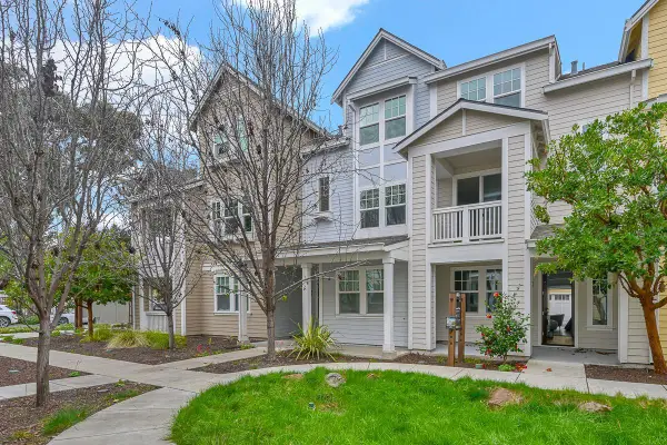 334 Circuit Way, Mountain View, CA 94043