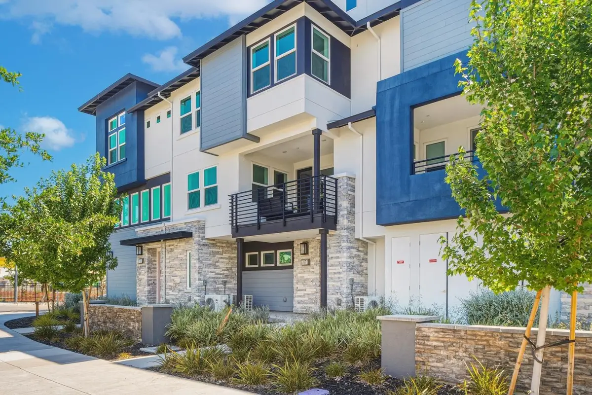 5767 Iron Horse Parkway #B, Dublin, CA 94568 - #1