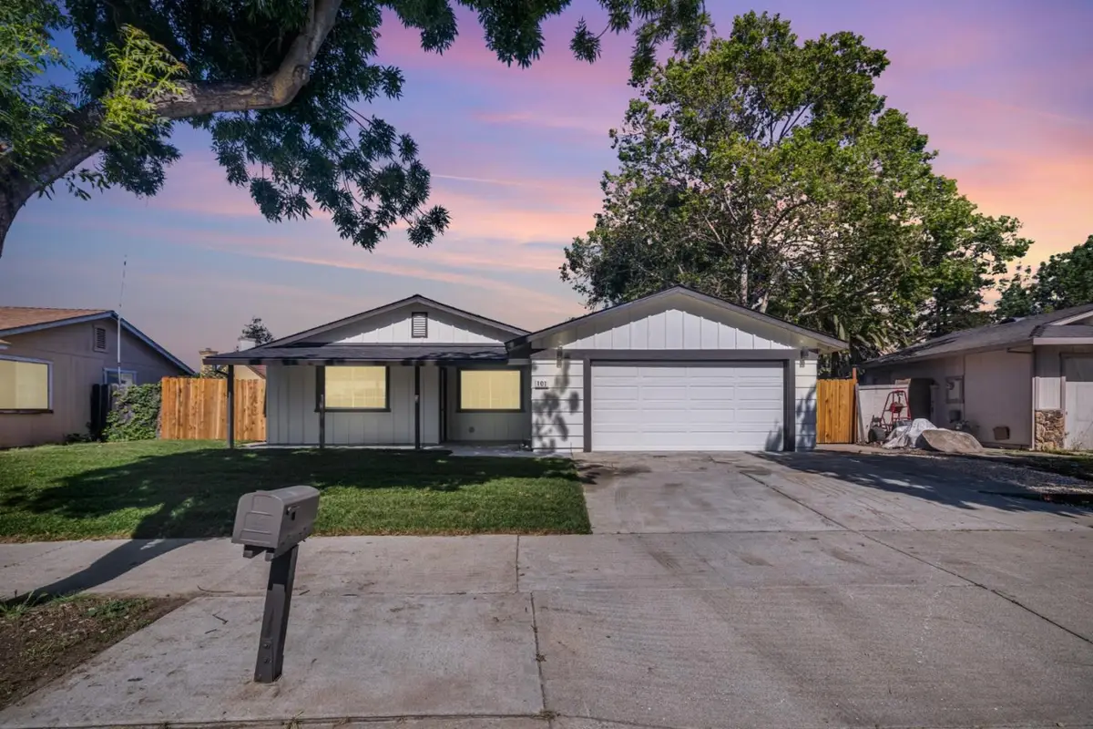 101 Recht Street, Hollister, CA 95023 - #1