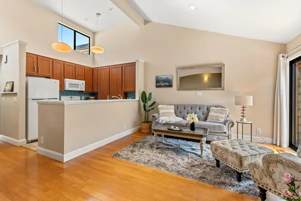461 Dela Vina Avenue #205, Monterey, CA 93940