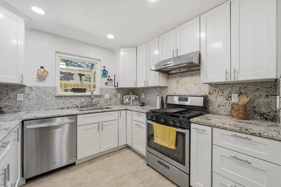 201 Flynn Avenue #16, Mountain View, CA 94043 - #3
