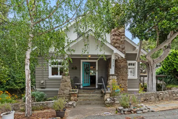 217 Walnut Street, Pacific Grove, CA 93950