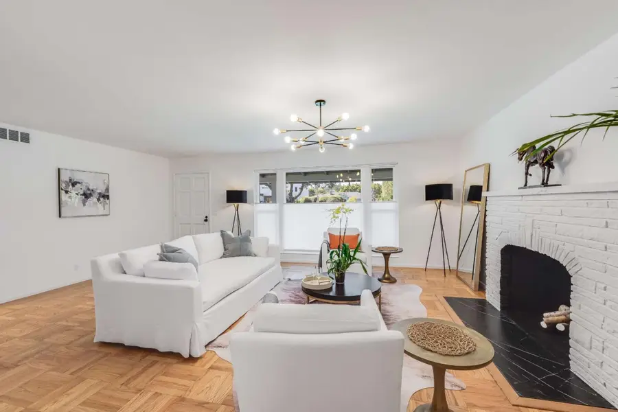 2139 Alameda De Las Pulgas, Redwood City, CA 94061 - #2