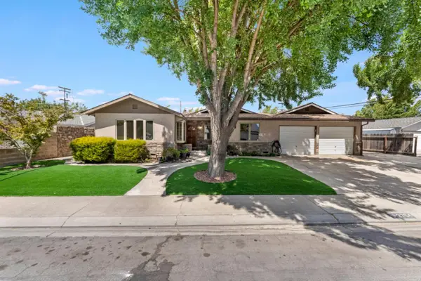 2704 Westchester Lane, Modesto, CA 95350