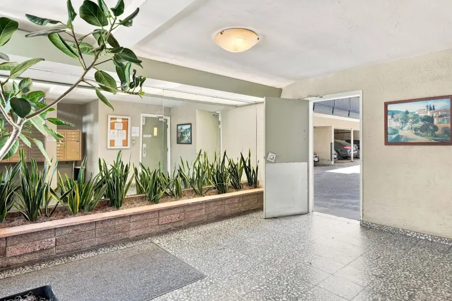 3877 Howe Street #108, Oakland, CA 94611 - #2