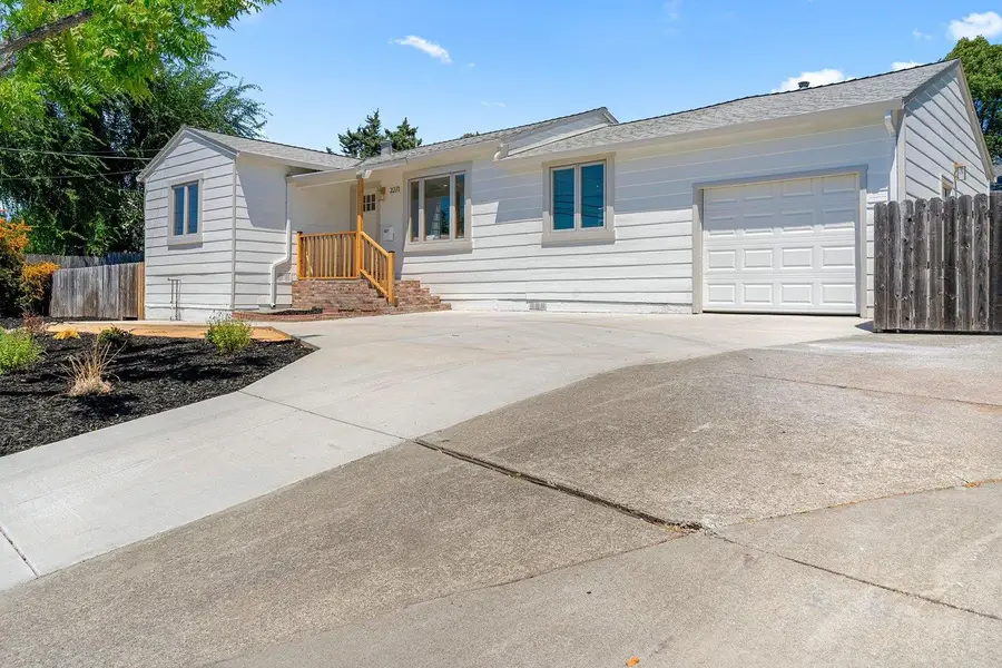2271 Hemlock Avenue, Concord, CA 94520 - #2