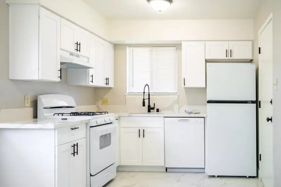 7320 Berna Way, Sacramento, CA 95823 - #3