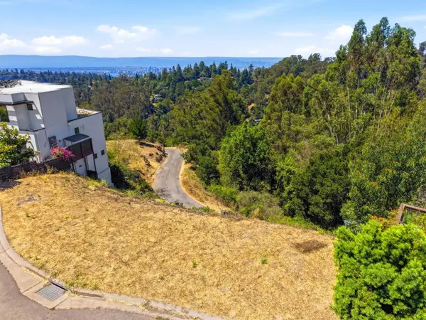 21 Jewel Court, Oakland, CA 94611