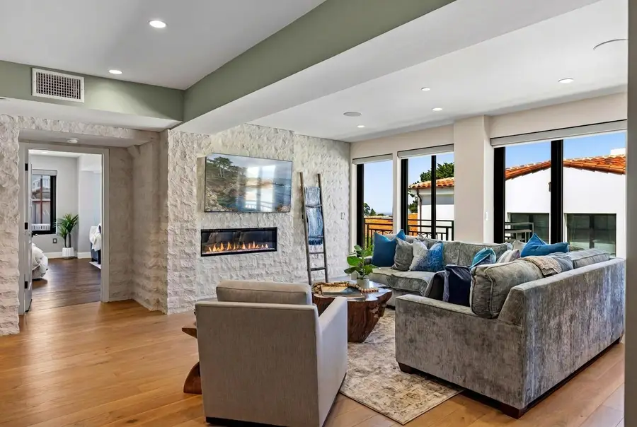 542 Lighthouse Ave #210, Pacific Grove, CA 93950 - #2