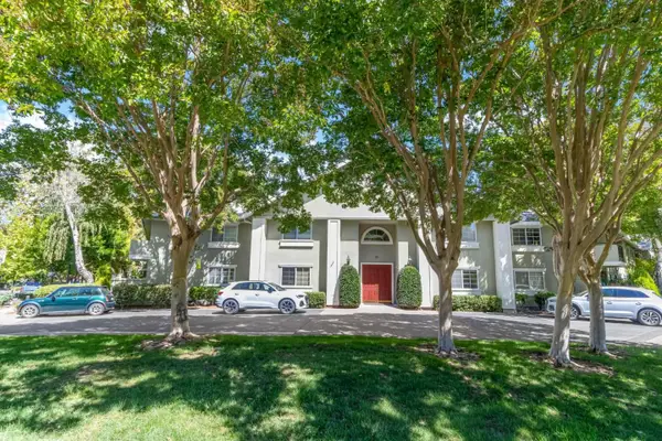 20 Willow Road #19, Menlo Park, CA 94025