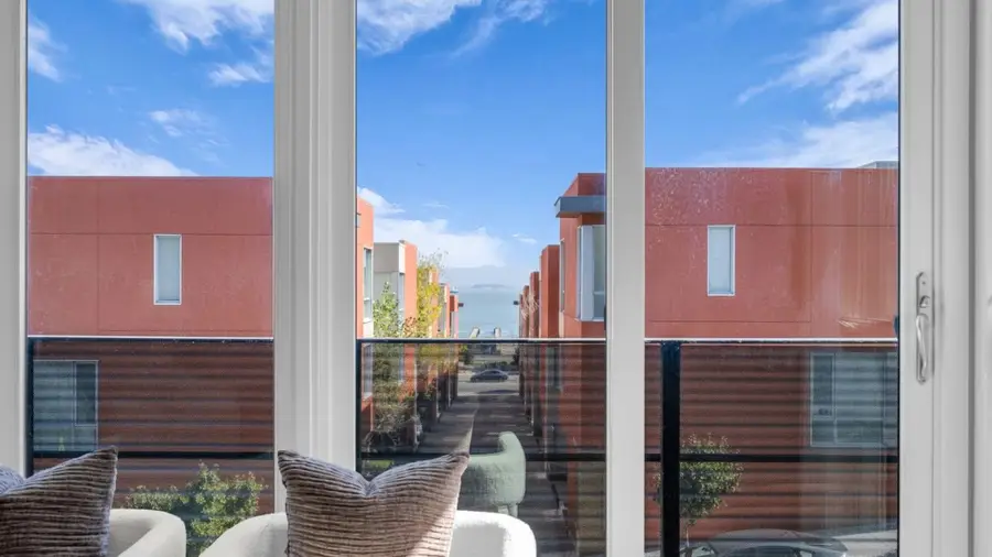 555 Innes Avenue #313, San Francisco, CA 94124 - #3