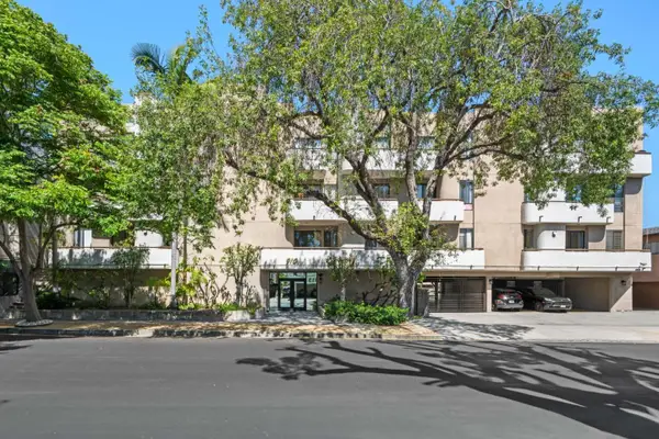 910 S Bedford Street #102, Los Angeles, CA 90035