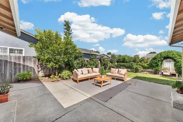 2589 Royal Ann Court, Union City, CA 94587