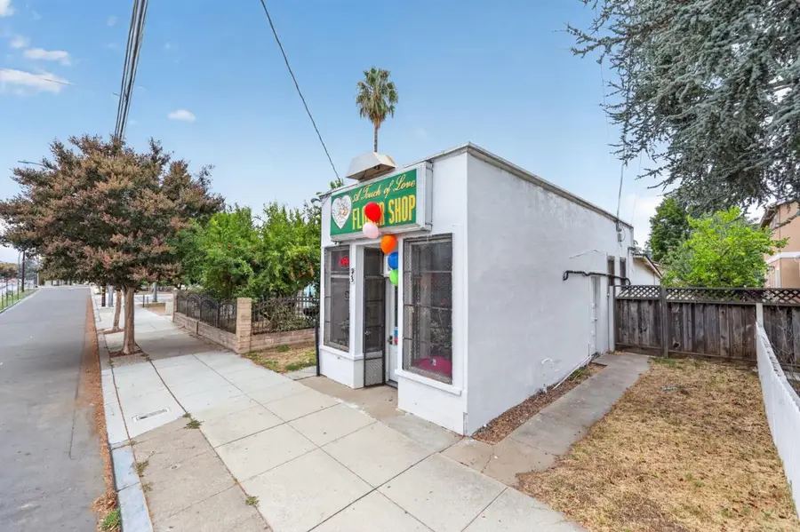 915 E Julian Street, San Jose, CA 95112 - #2