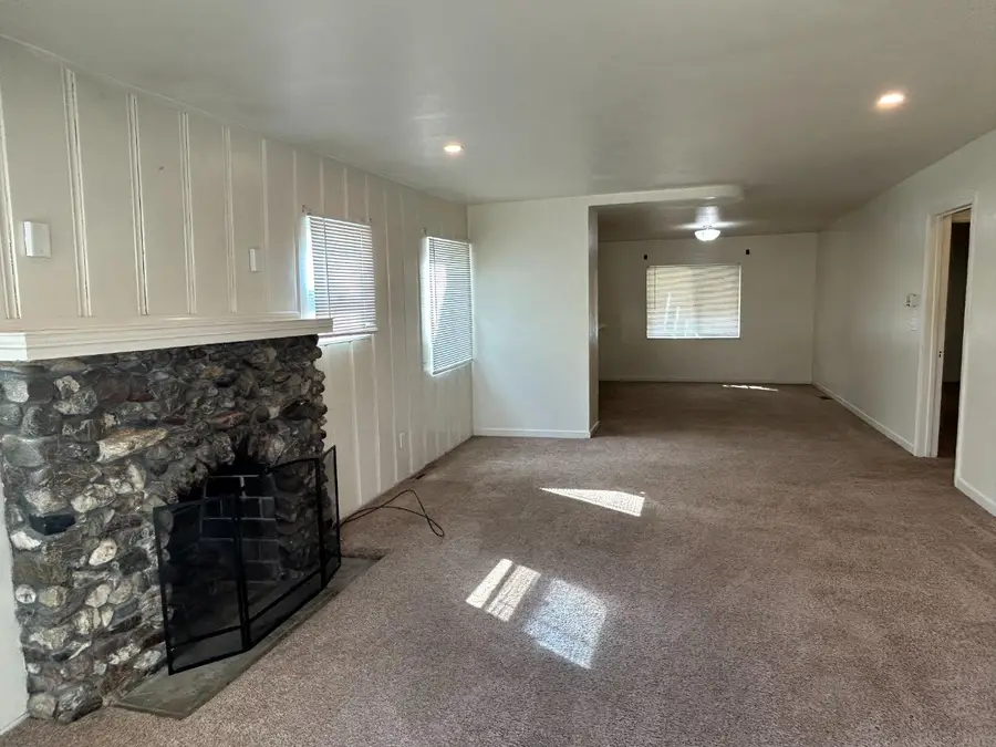 803 W 2nd Street, Hollister, CA 95023 - #3