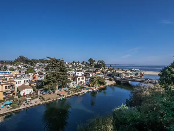 431 Capitola Avenue, Capitola, CA 95010