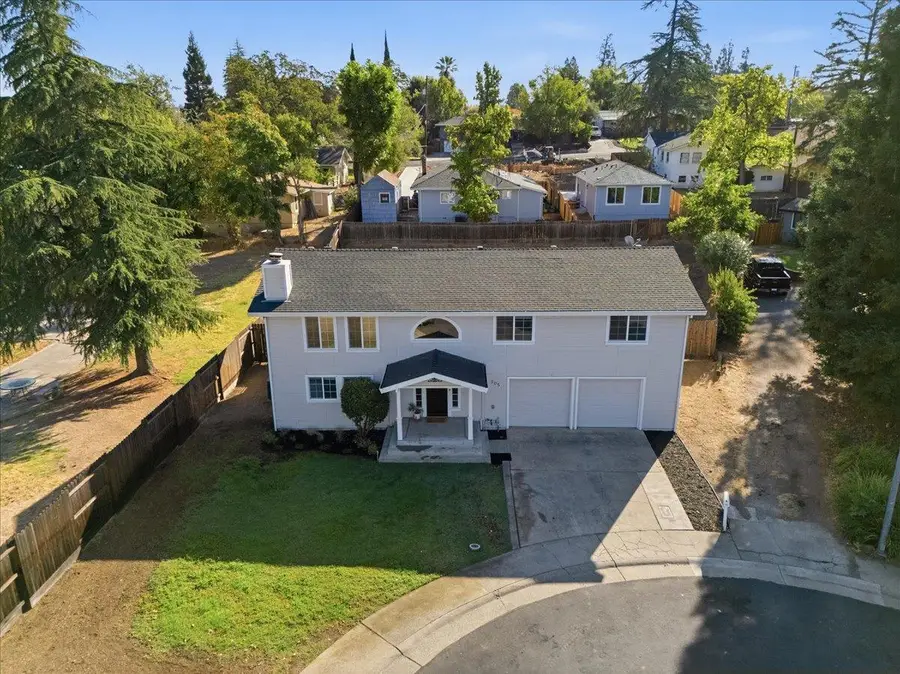 305 Castle Court, Roseville, CA 95678 - #2