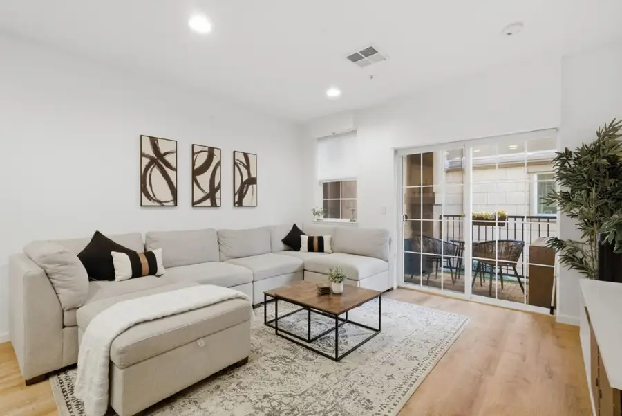 88 N Jackson Avenue #211, San Jose, CA 95116 - #3
