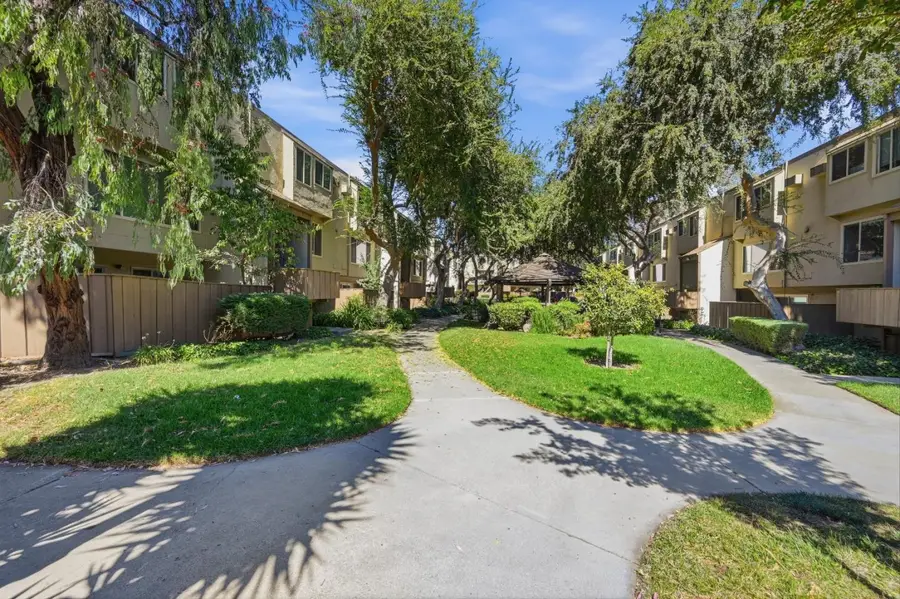 490 Auburn Way #15, San Jose, CA 95129 - #3