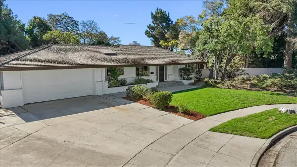 21 San Fernando Circle, Salinas, CA 93901