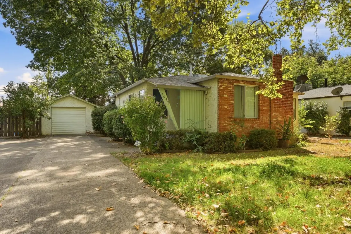 705 Loma Street, Redding, CA 96003 - #1