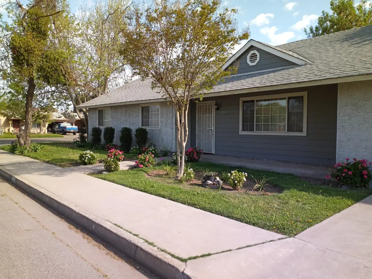 211 S 14 Th, Chowchilla, CA 93610 - Image #1