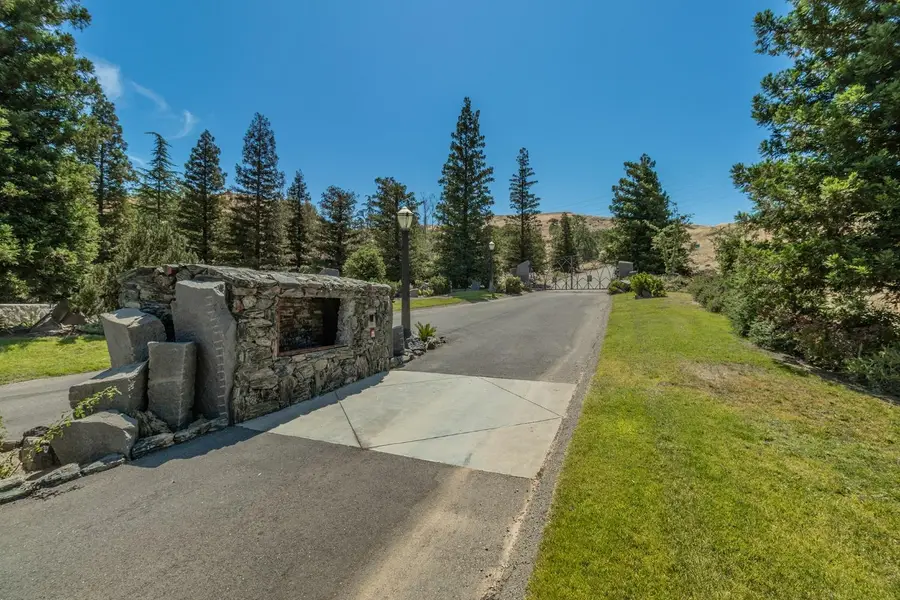 5 Summit Mountain Road, Clovis, CA 93619 - #2