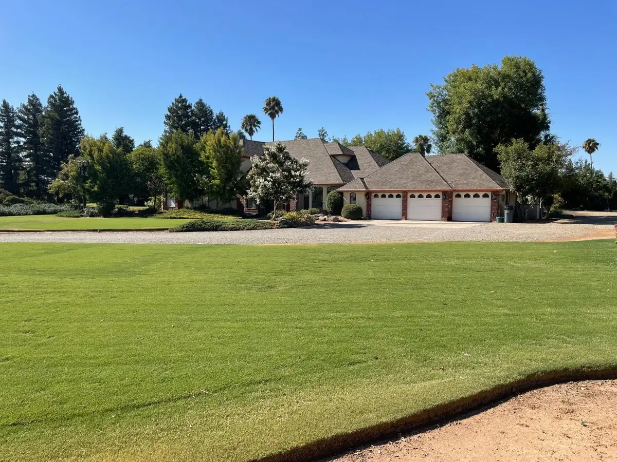 13925 E Shaw Avenue, Sanger, CA 93657 - Image #1